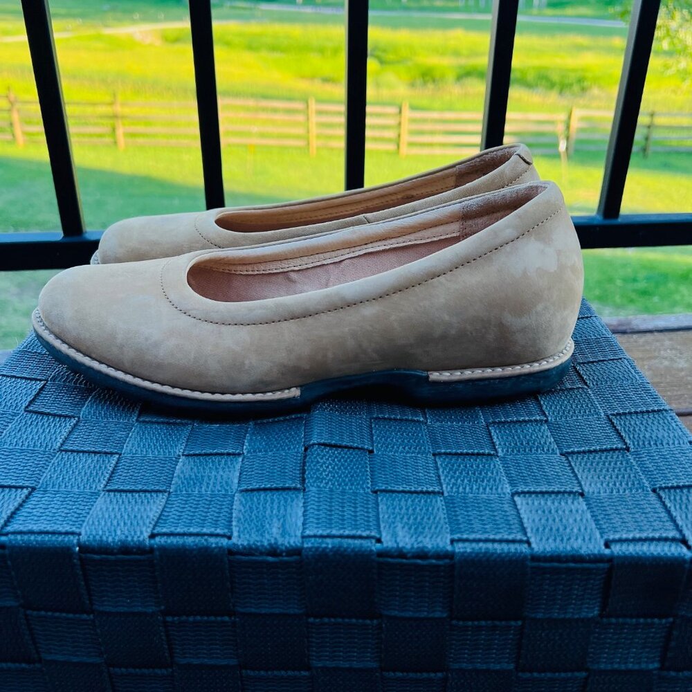 J. Crew Comfy Flats -Size 7.5 D